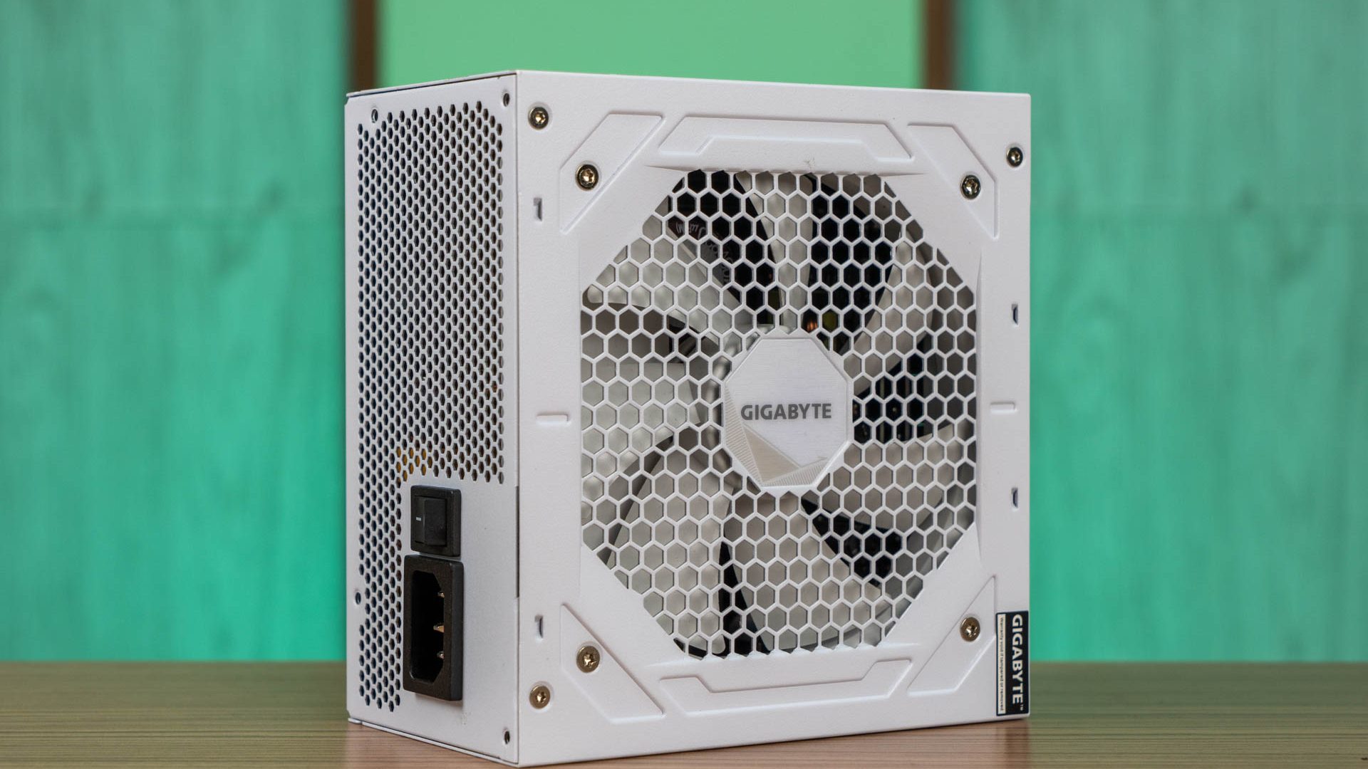 Gigabyte UD 850W 06