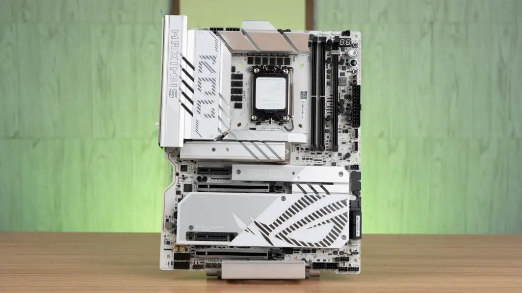 ROG Maximus Z890 Apex 03